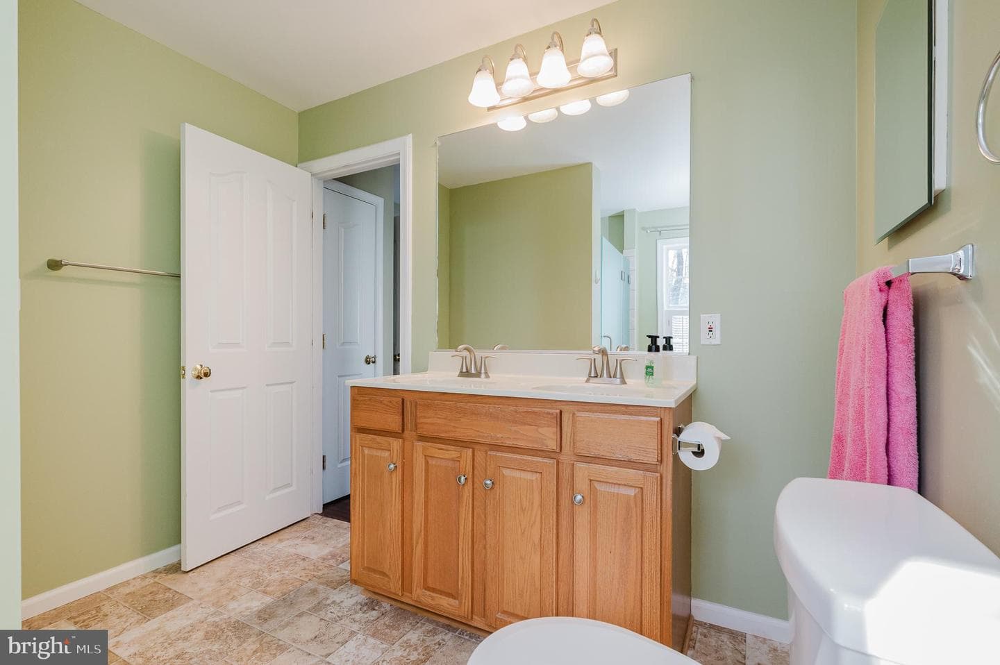 1114 E Viking Court photo 25