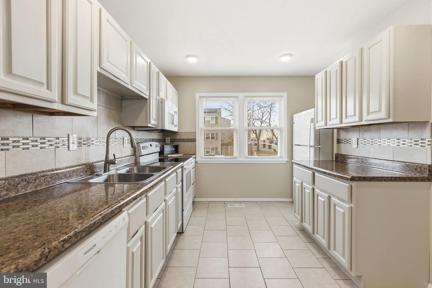 1770 Judy Way photo 5