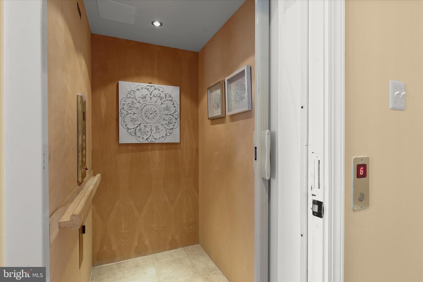 904 W Baker Avenue photo 29
