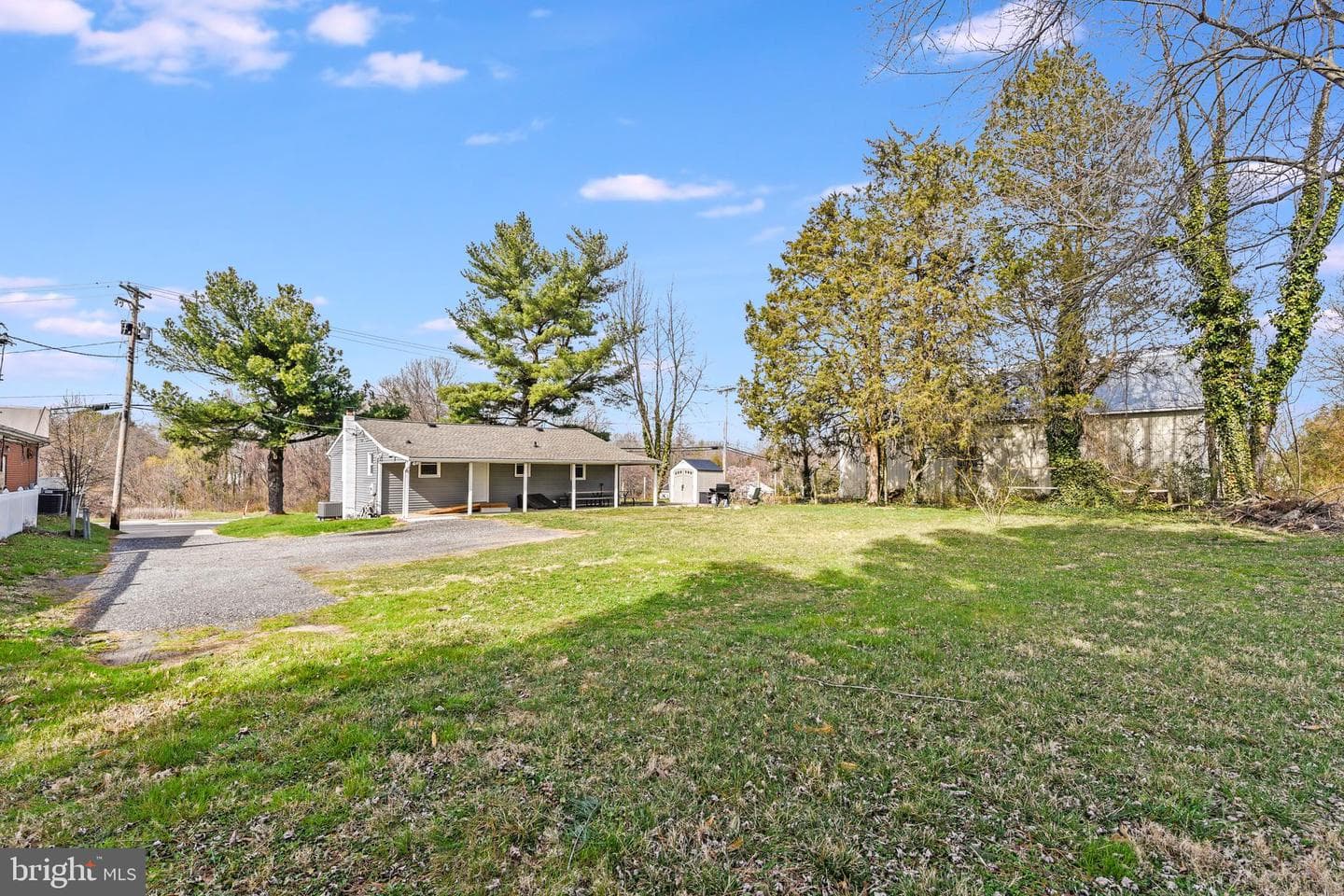 2203 Willoughby Beach Rd photo 29