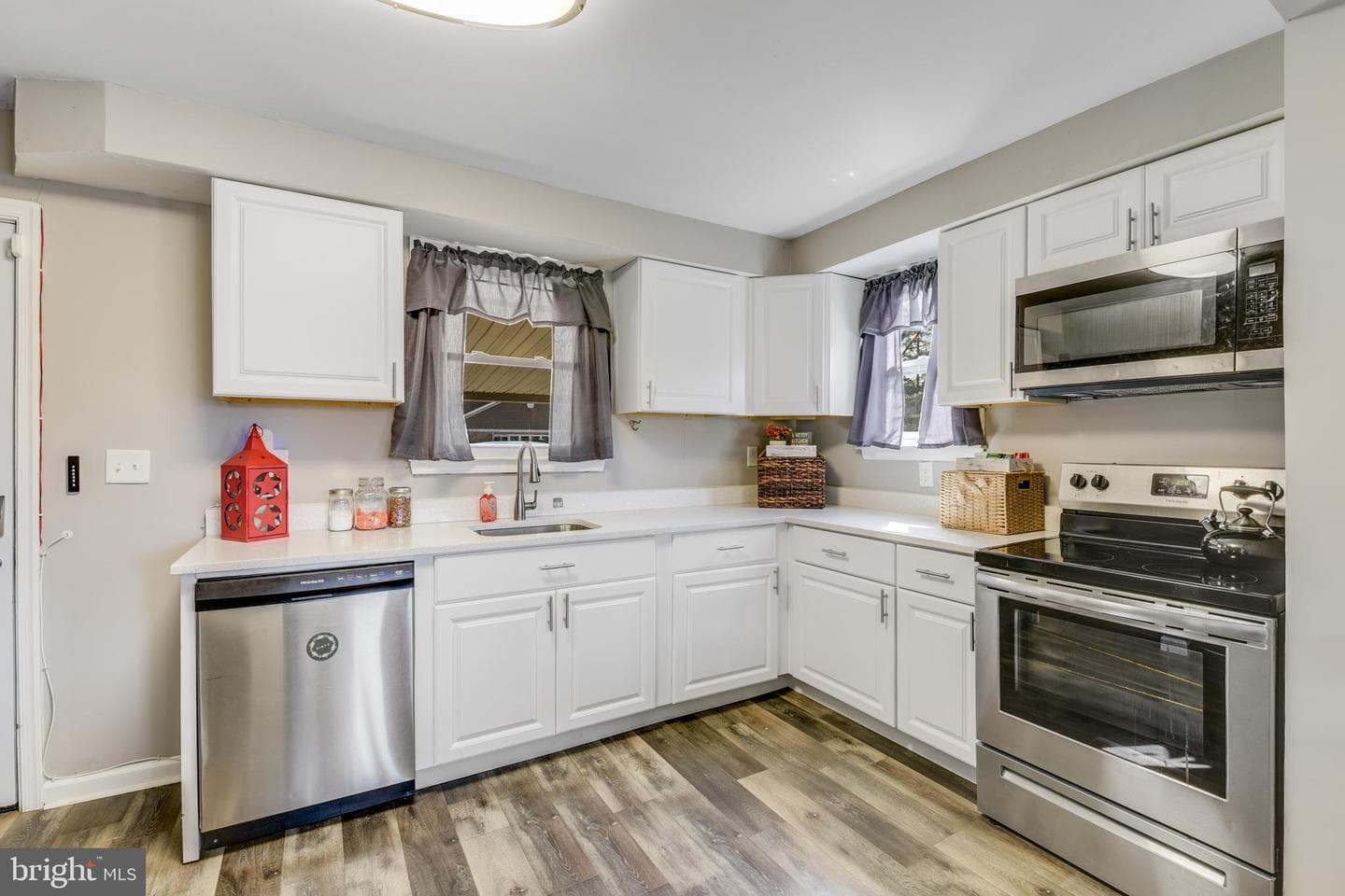 2203 Willoughby Beach Rd photo 5
