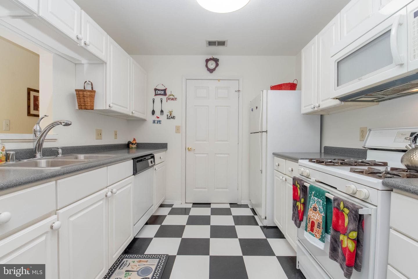 302 Canterbury Road #302-E photo 5