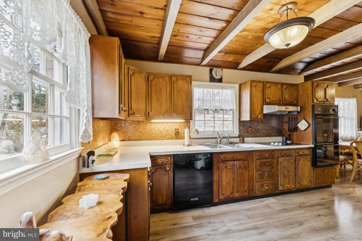 1601 Westwood Drive photo 3
