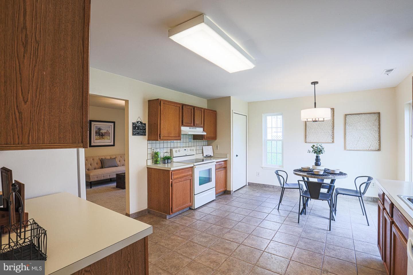 446 Crisfield Drive photo 18