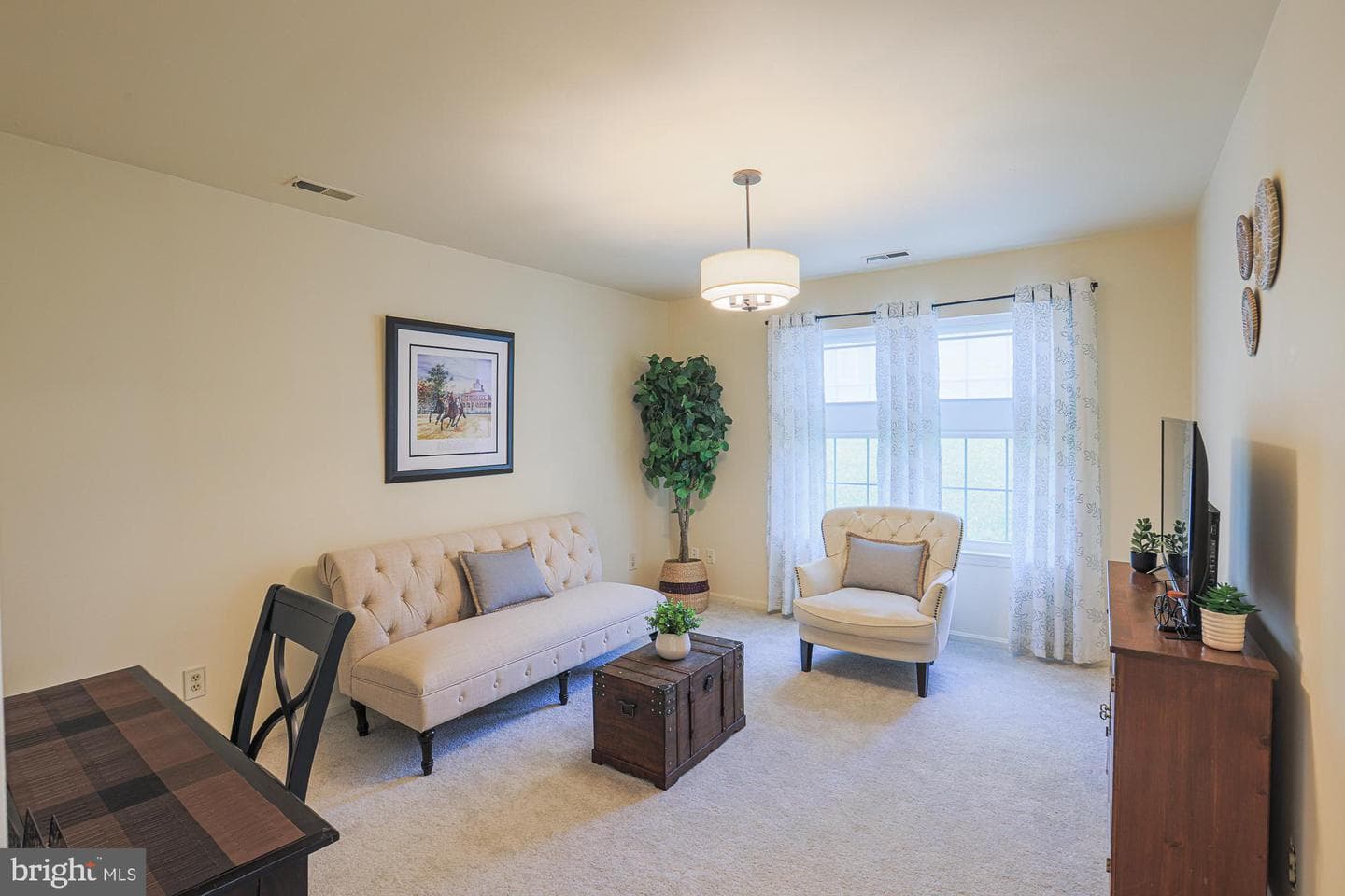 446 Crisfield Drive photo 22
