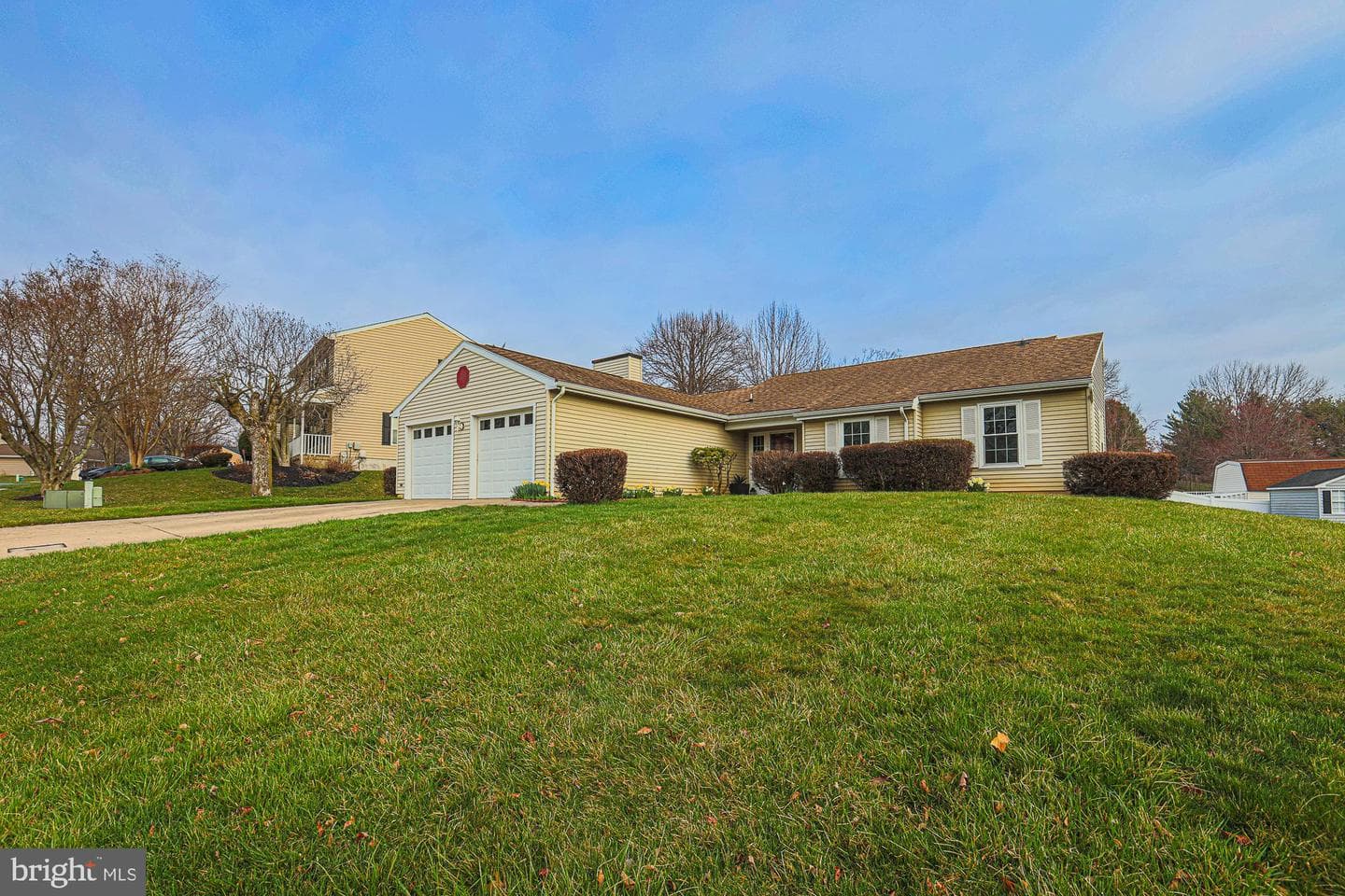 446 Crisfield Drive photo 3