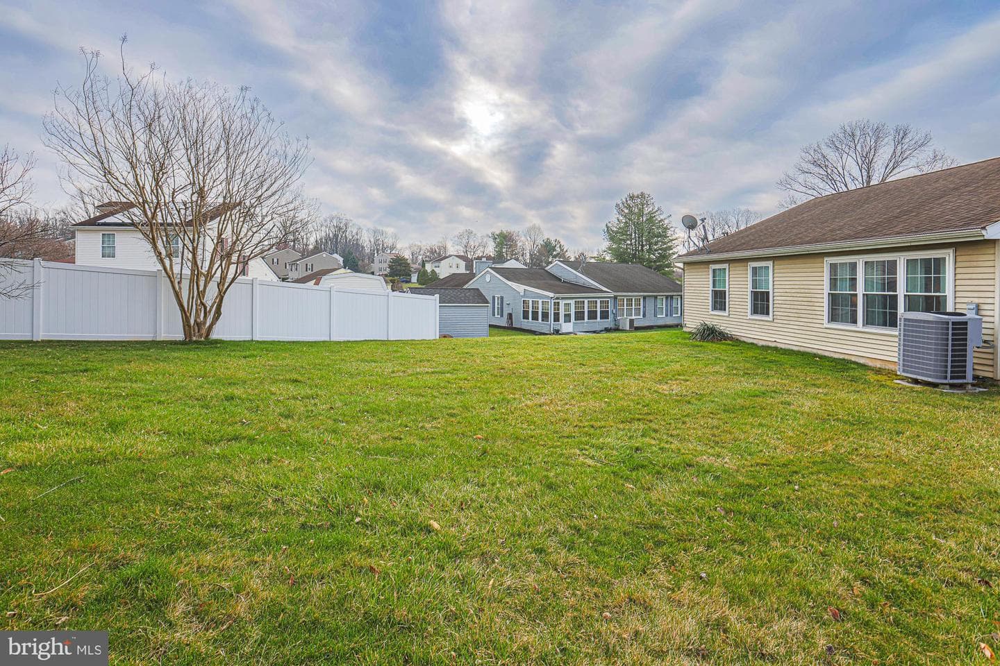 446 Crisfield Drive photo 5