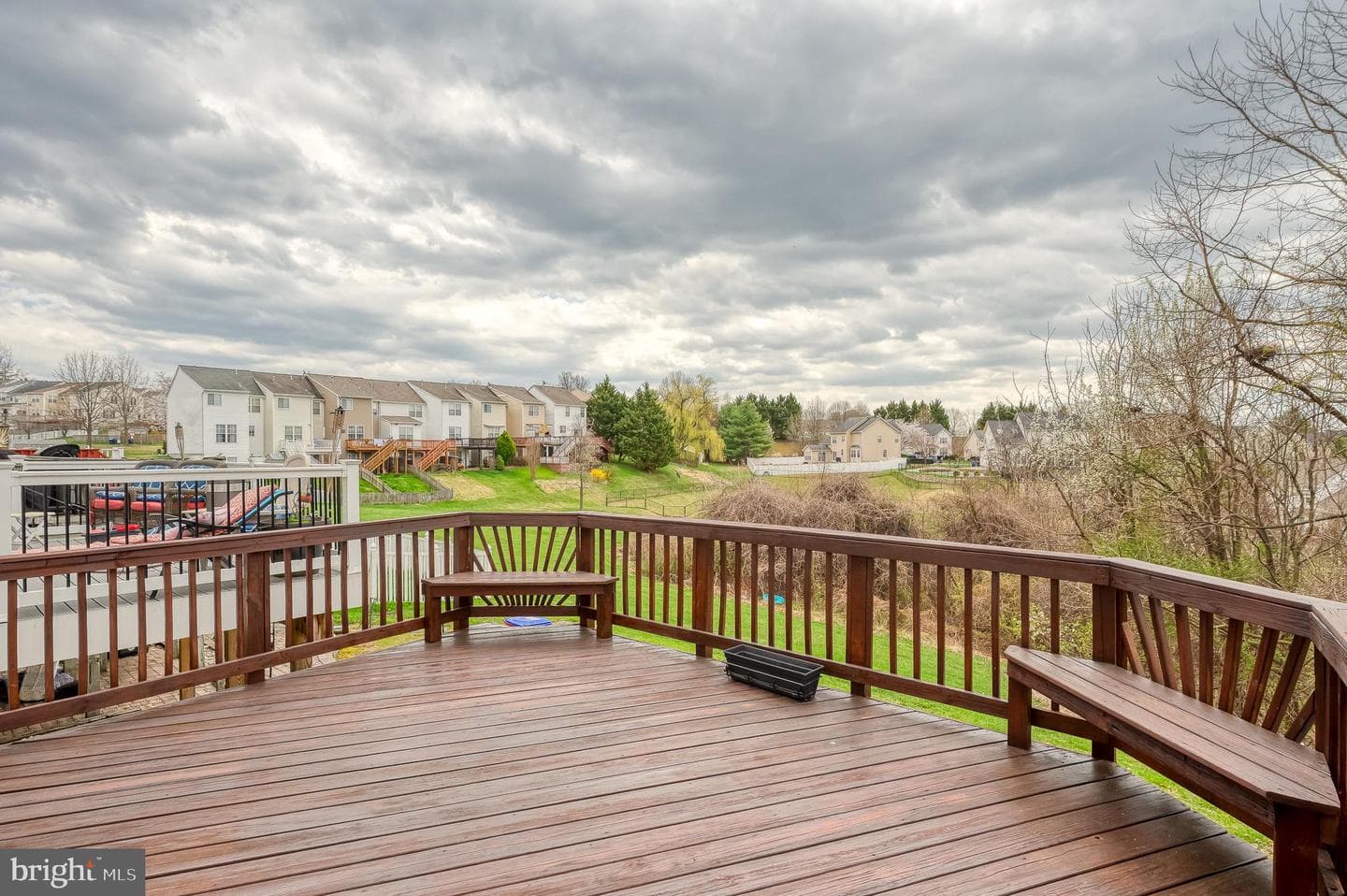 525 Kirkcaldy Way photo 38
