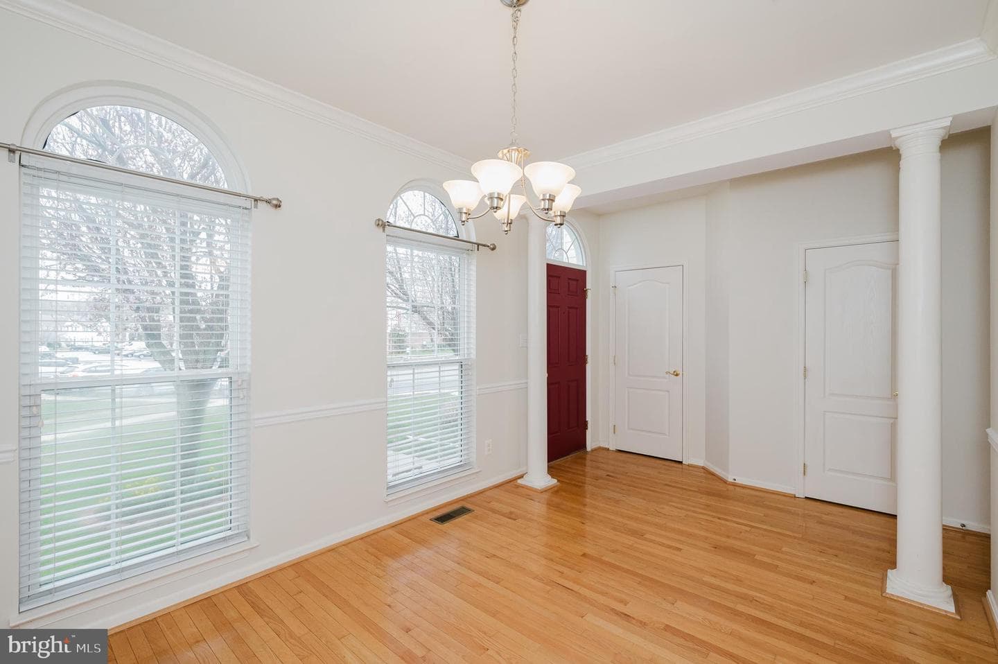 525 Kirkcaldy Way photo 6