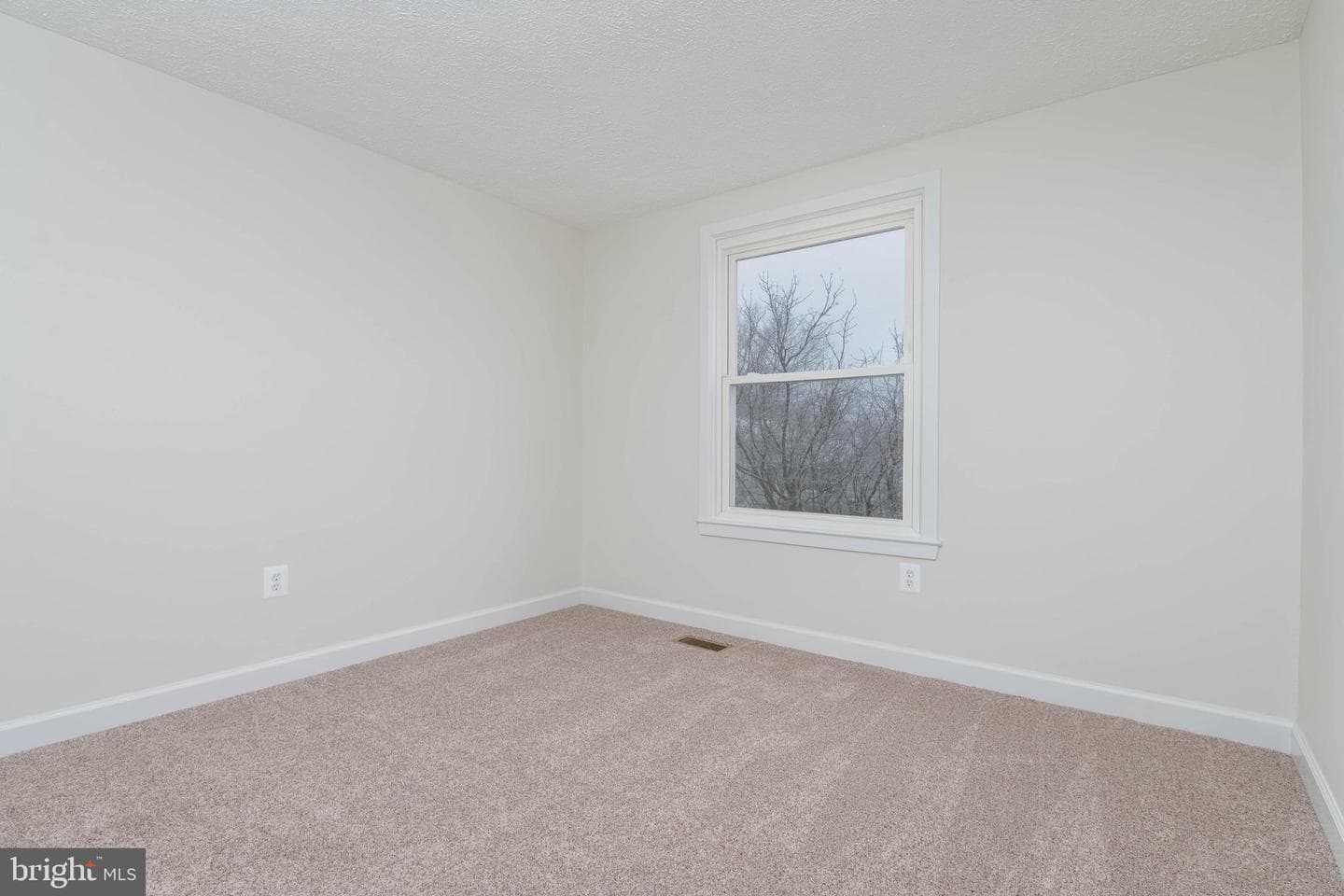 2934 Strathaven Lane photo 5