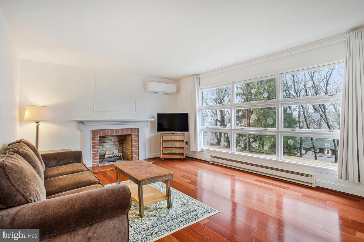 207 Hillendale Road photo 3