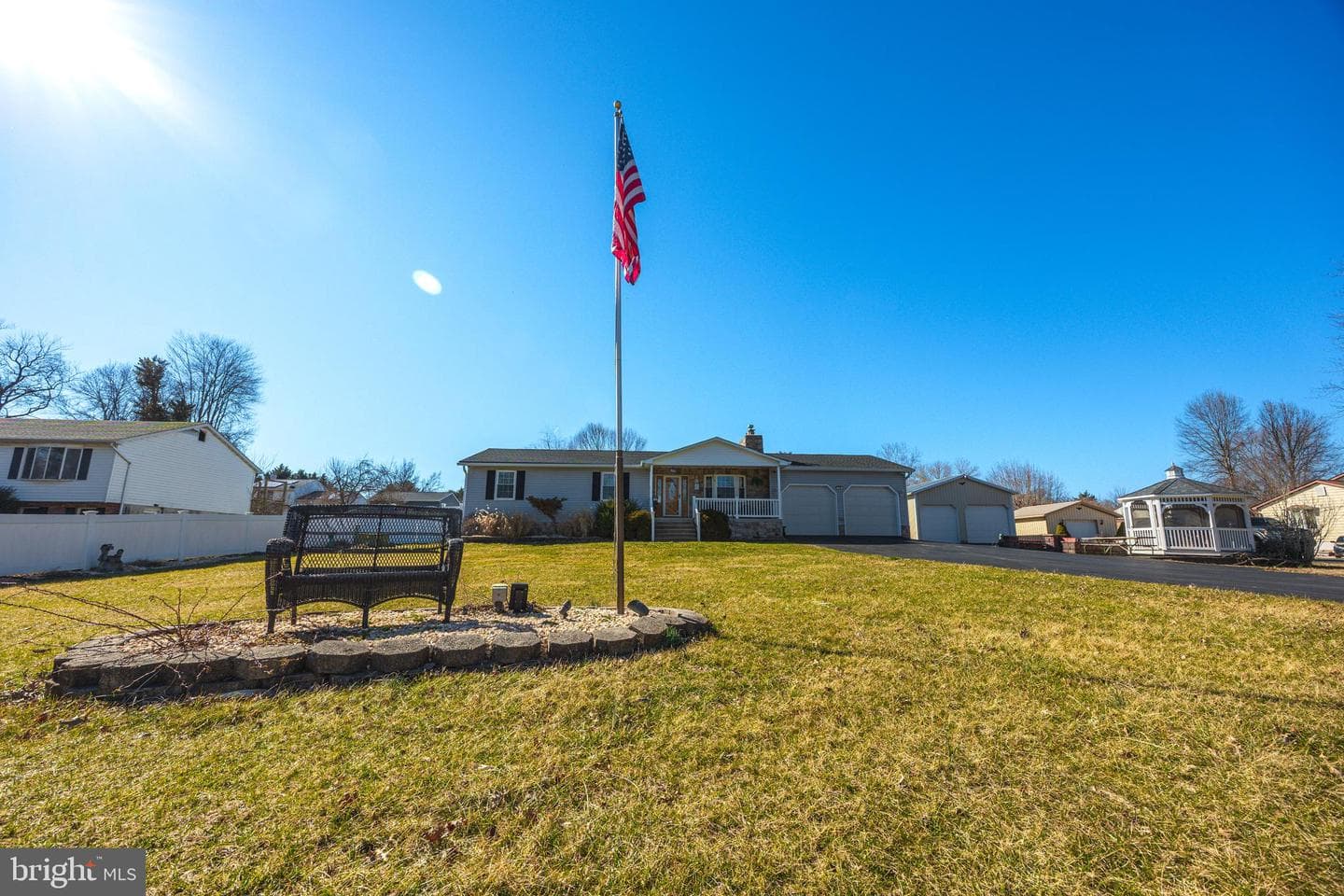 716 Paradise Road photo 9