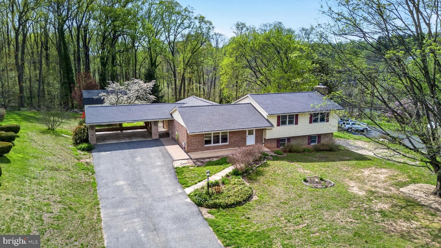 2130 Bellvale Road photo 1