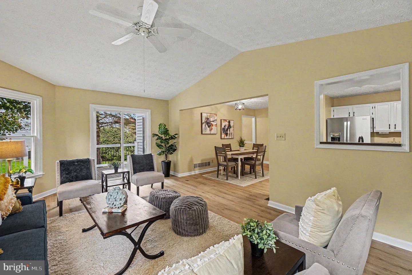 1562 Bentley Circle photo 20