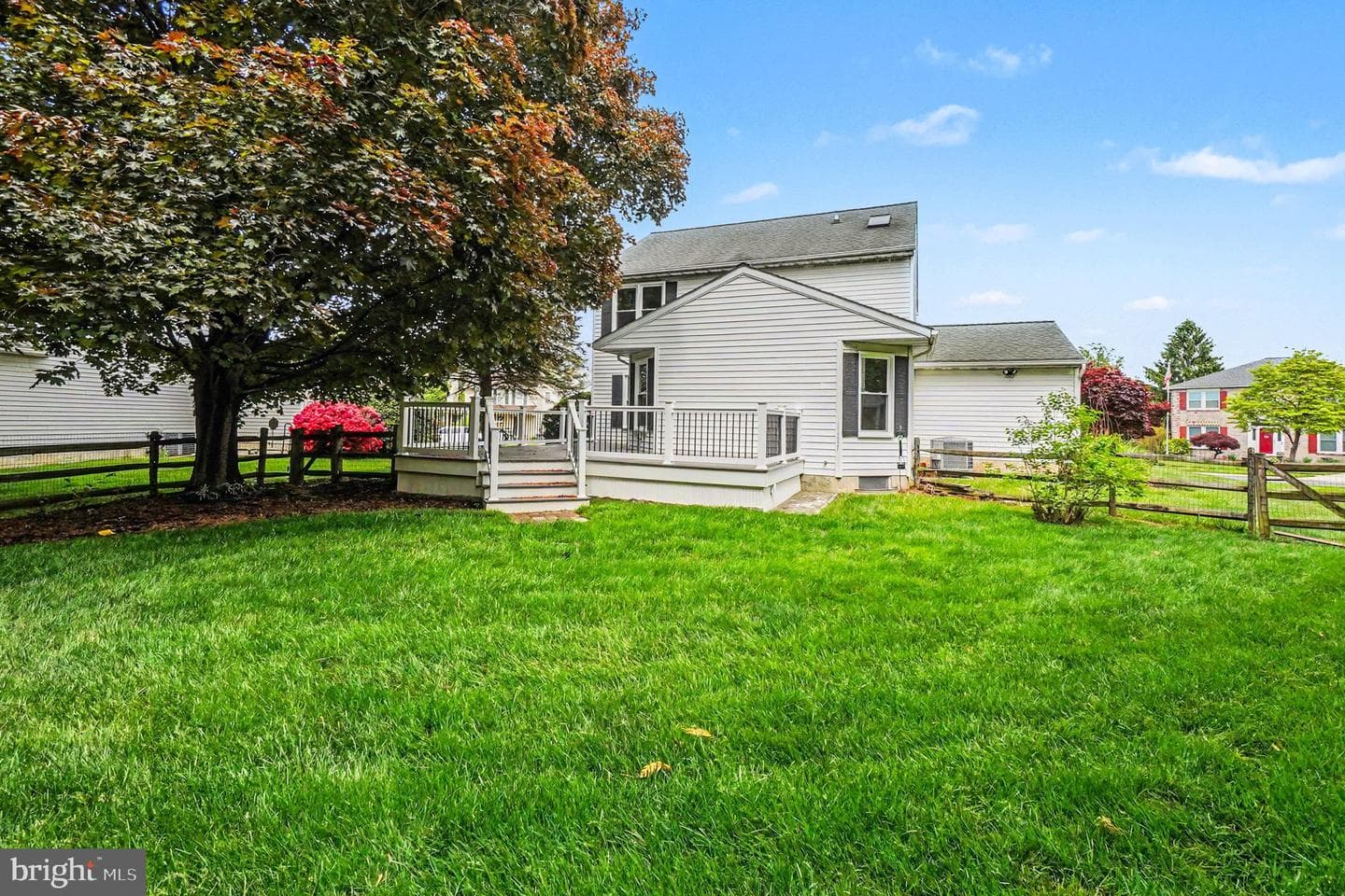 1562 Bentley Circle photo 37