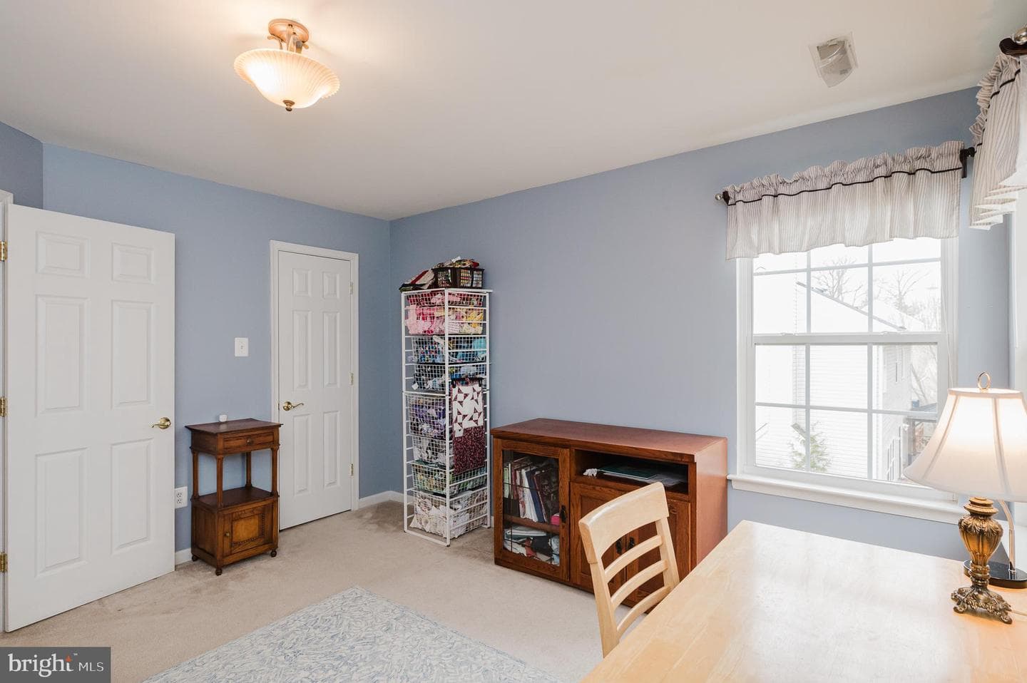 555 Beards Hill Road photo 69