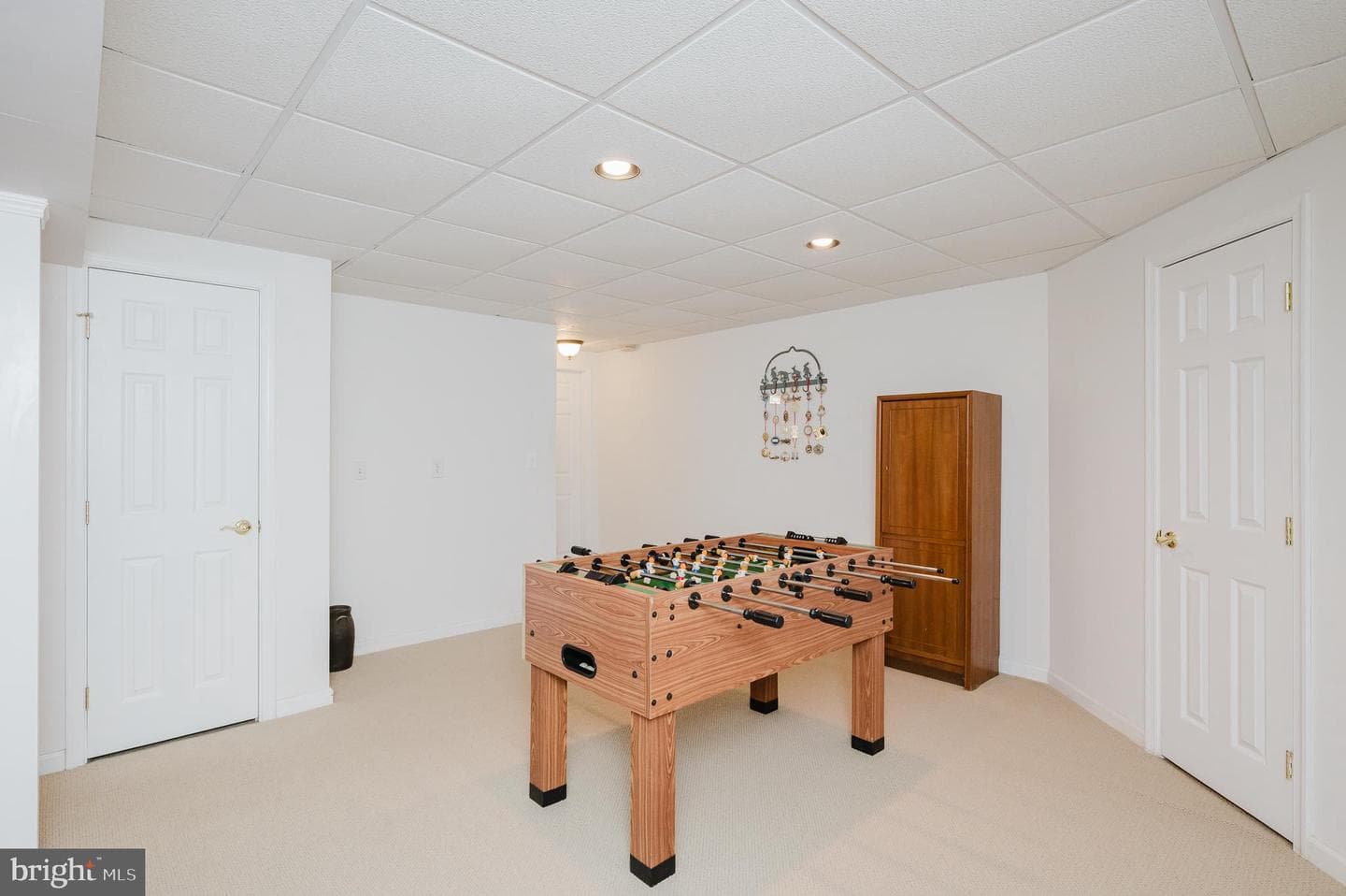 555 Beards Hill Road photo 75