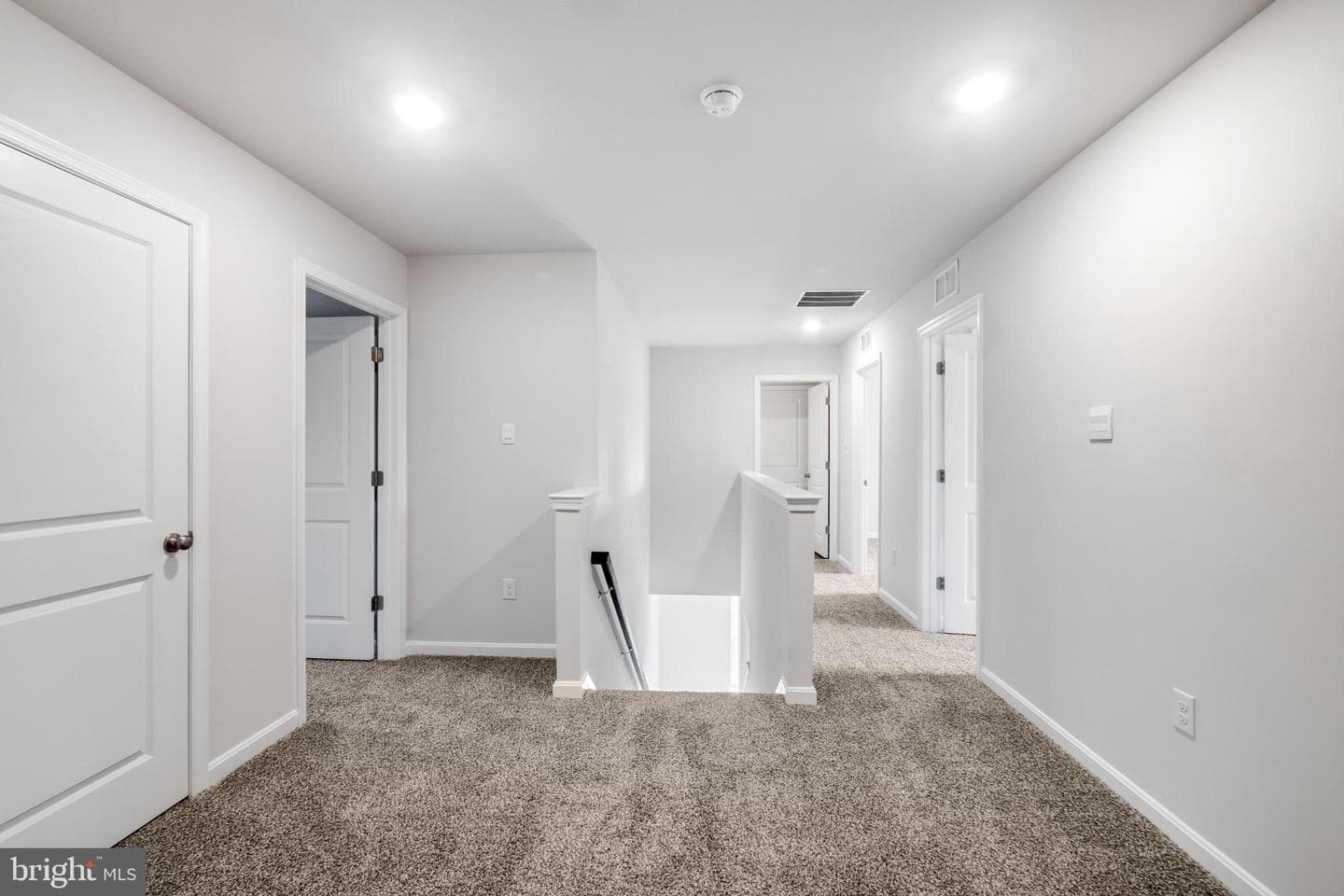 802 Hyssop Court photo 9