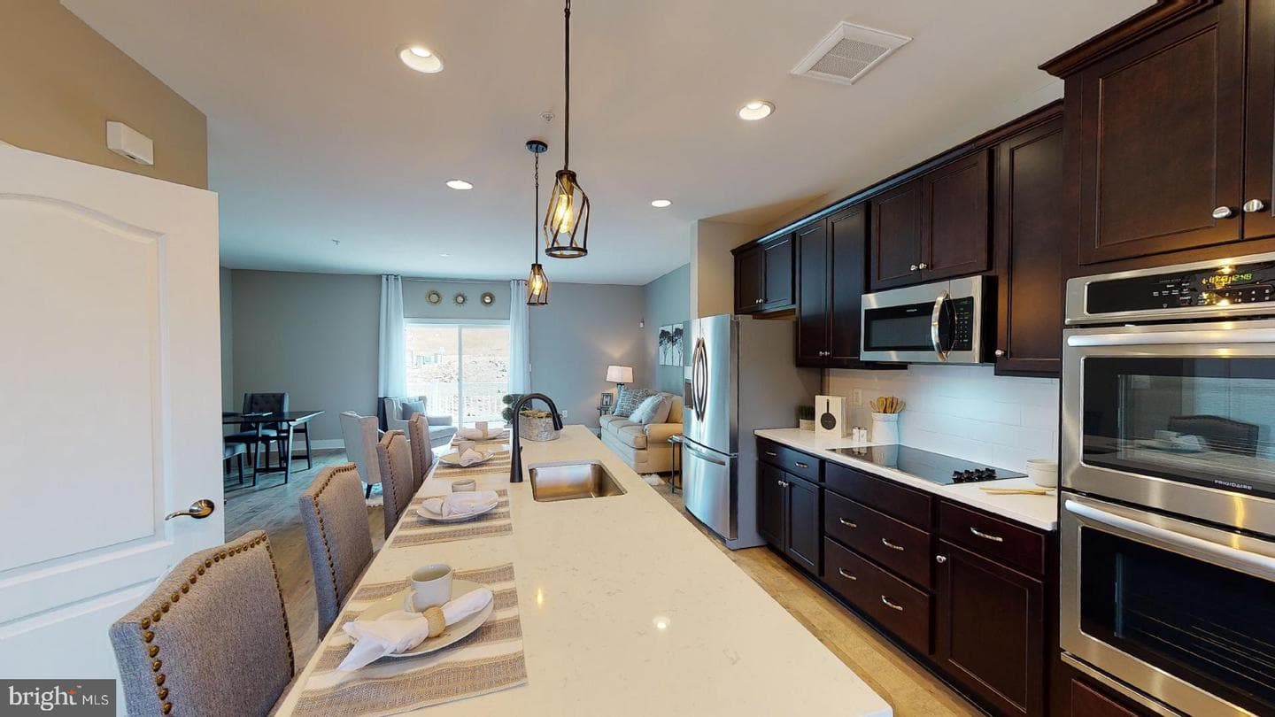2306 Bell'S Tower Court photo 14