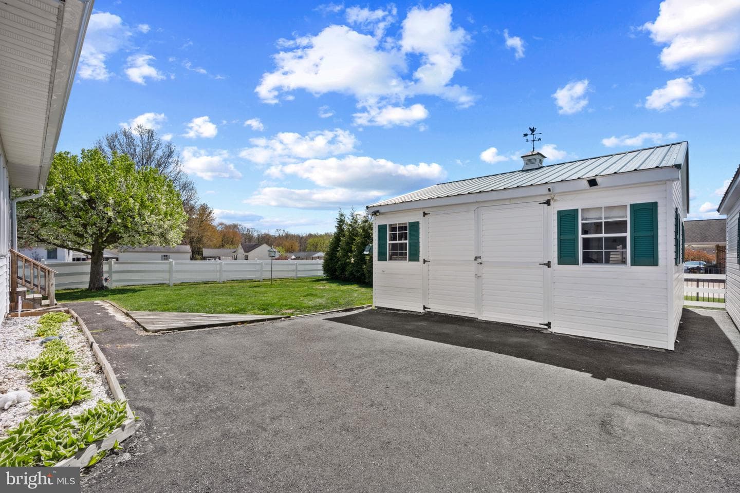 709 Huntington Way photo 31
