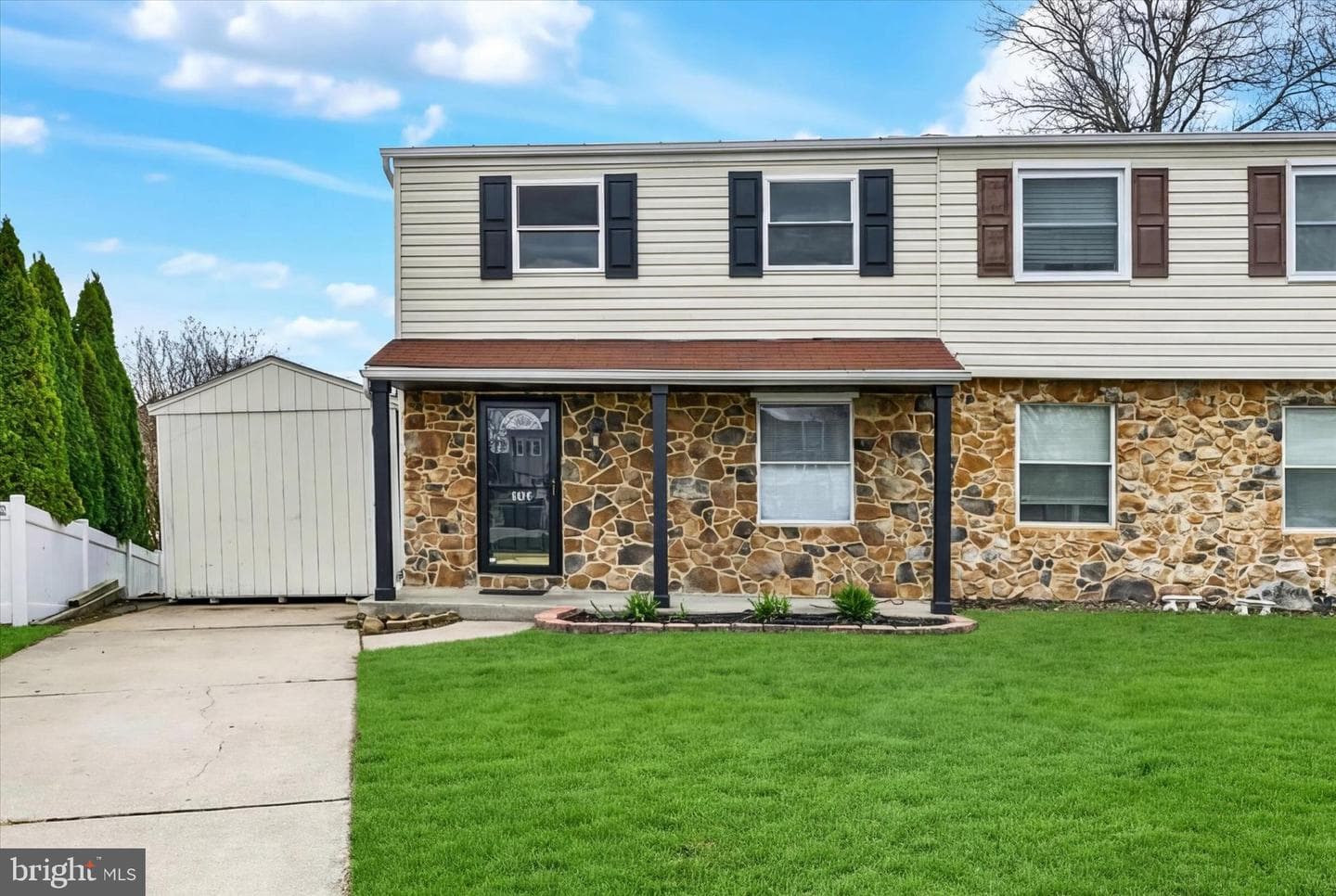 128 Ravenswood Court photo 3