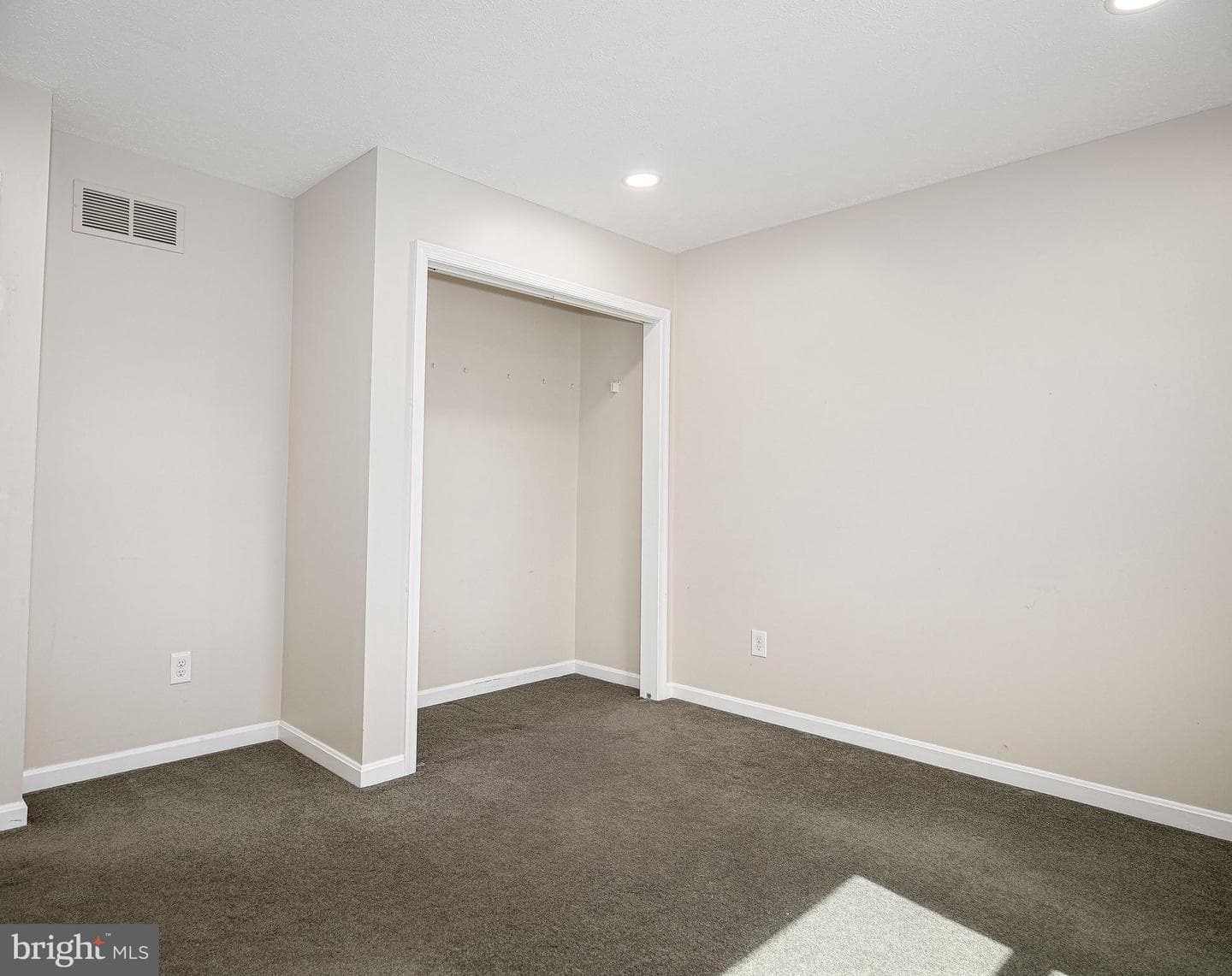 756 Everist Drive photo 21