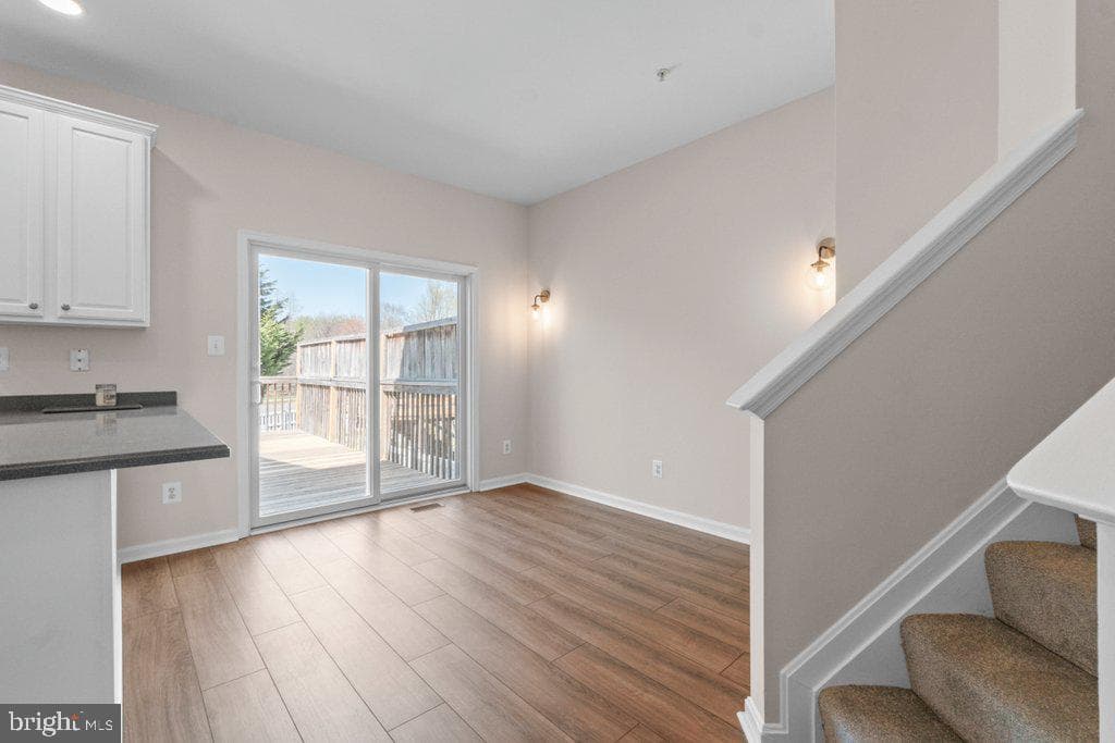 589 Kirkcaldy Way photo 11
