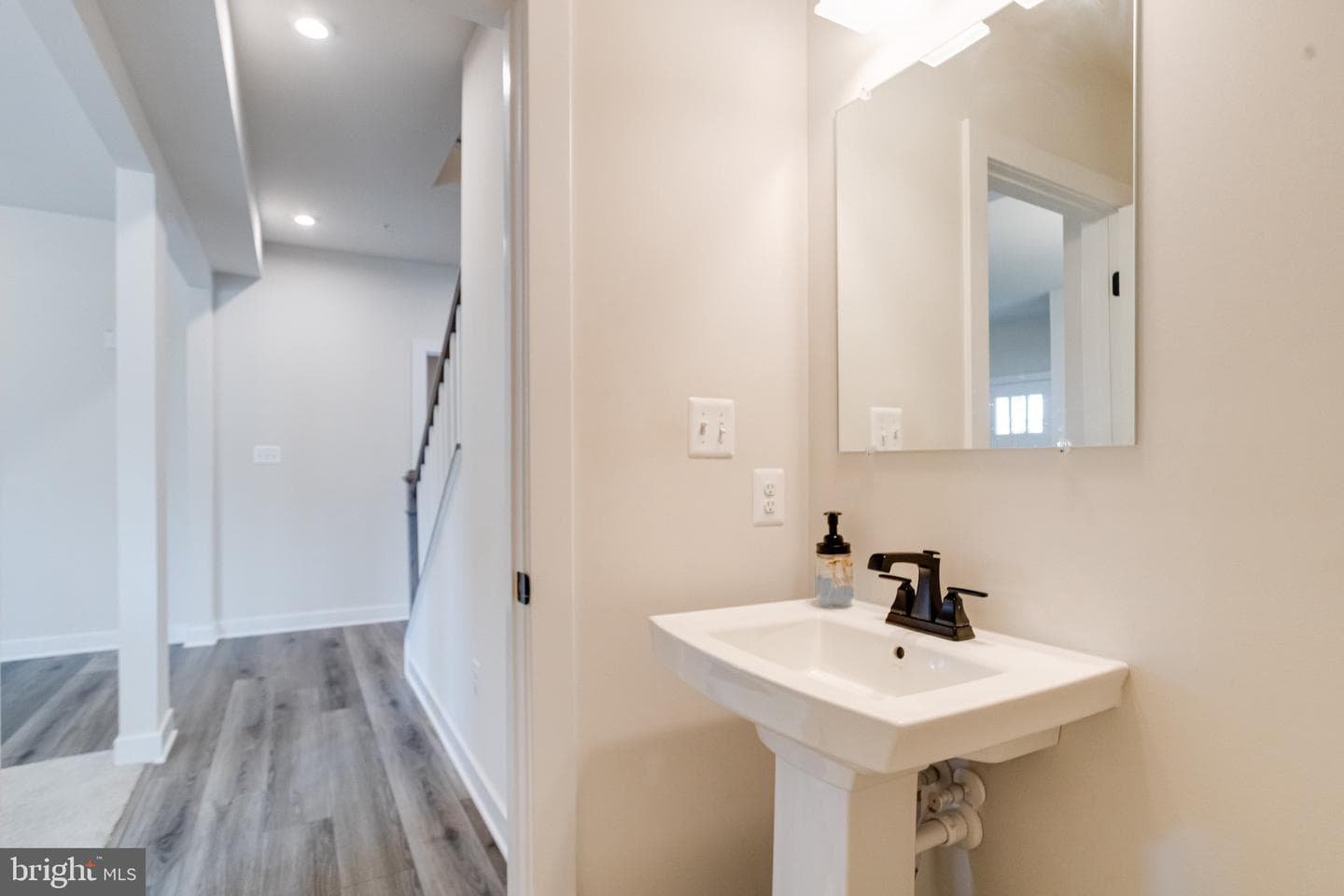 705 Cornerstone Lane photo 32