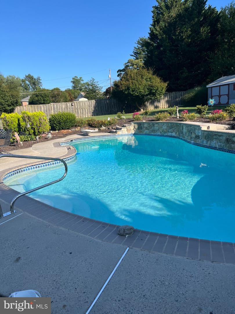 113 Crescent Drive photo 3