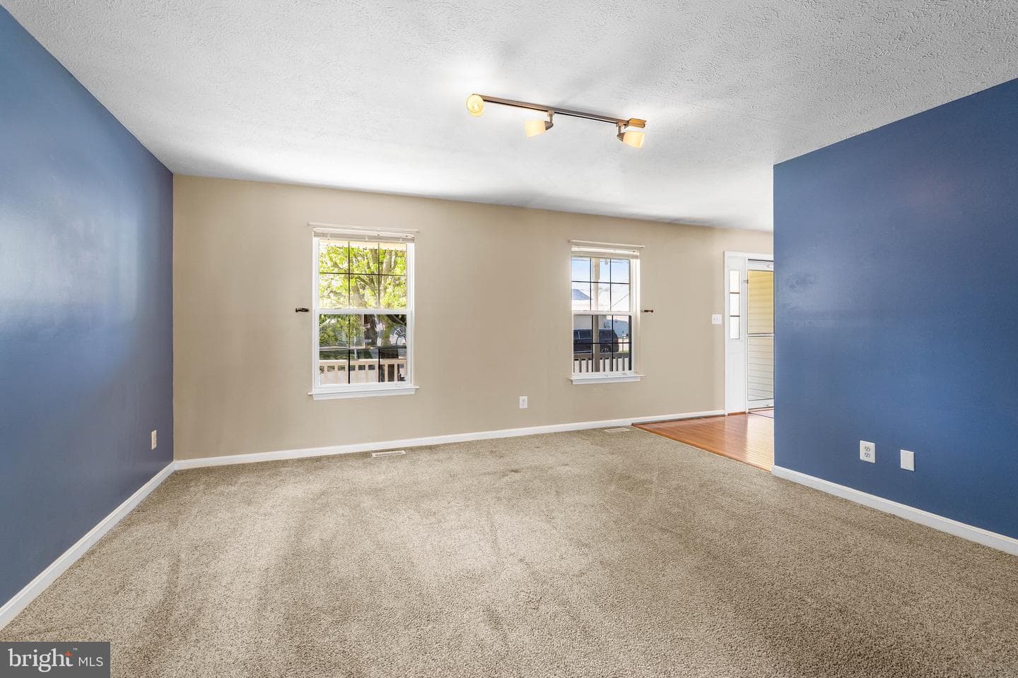 1116 Walnut Hill Court photo 6