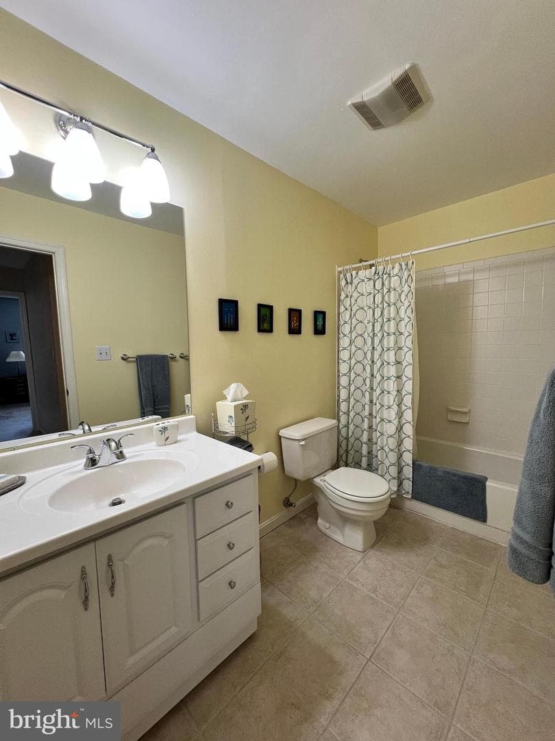 400 Chadford Court photo 18