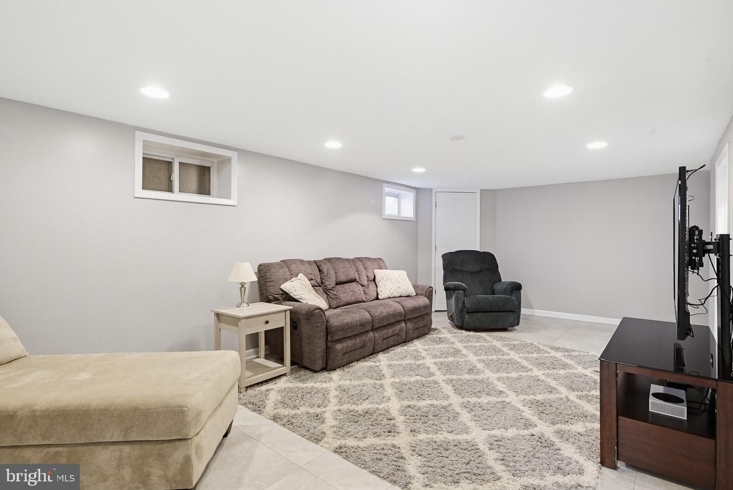620 Lee Way photo 22