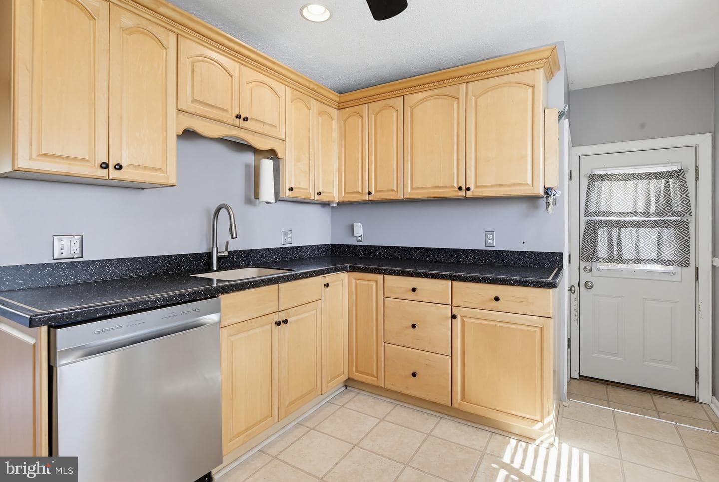620 Lee Way photo 7
