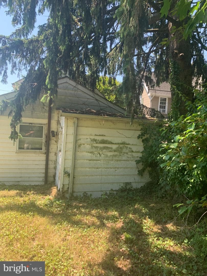 819 Erie Street photo 15