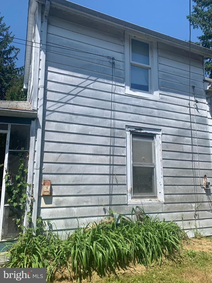 819 Erie Street photo 4