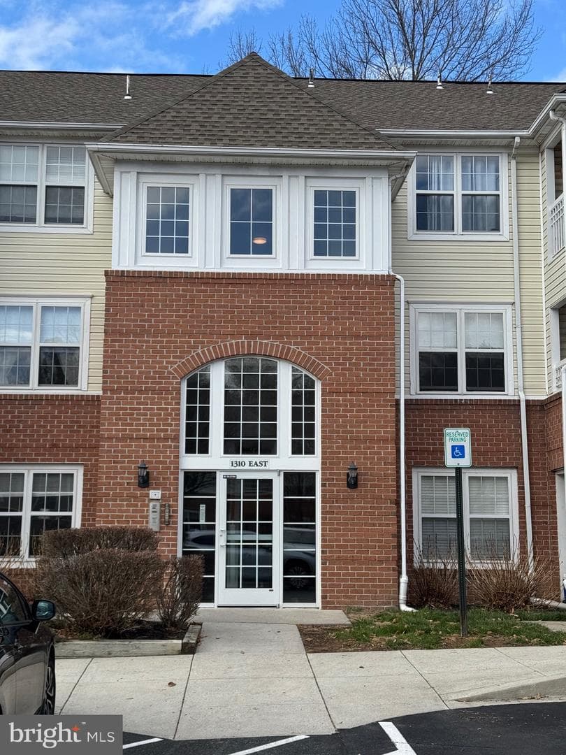 1310 Sheridan Place #28 photo 1