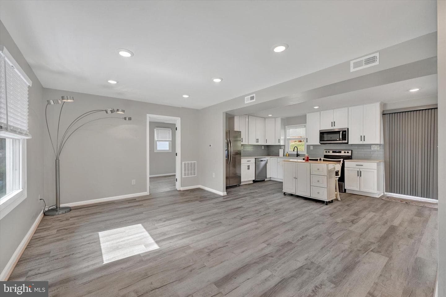 1028 Erwin Drive photo 4