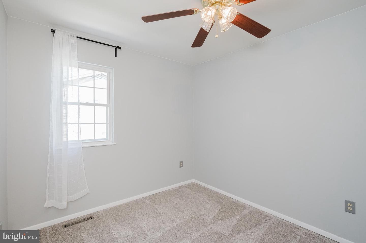 406 Laburnum Road photo 30