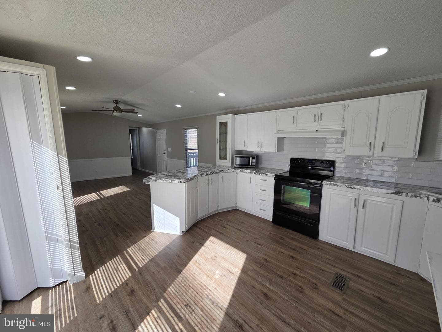 245 Golf Drive photo 12