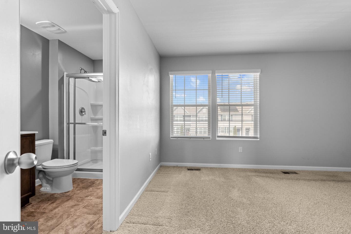 1930 Graymount Way photo 22
