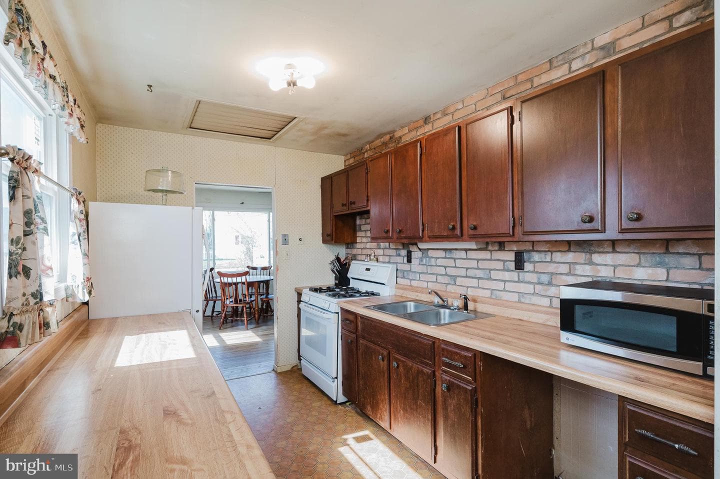 147 Bay Blvd photo 14