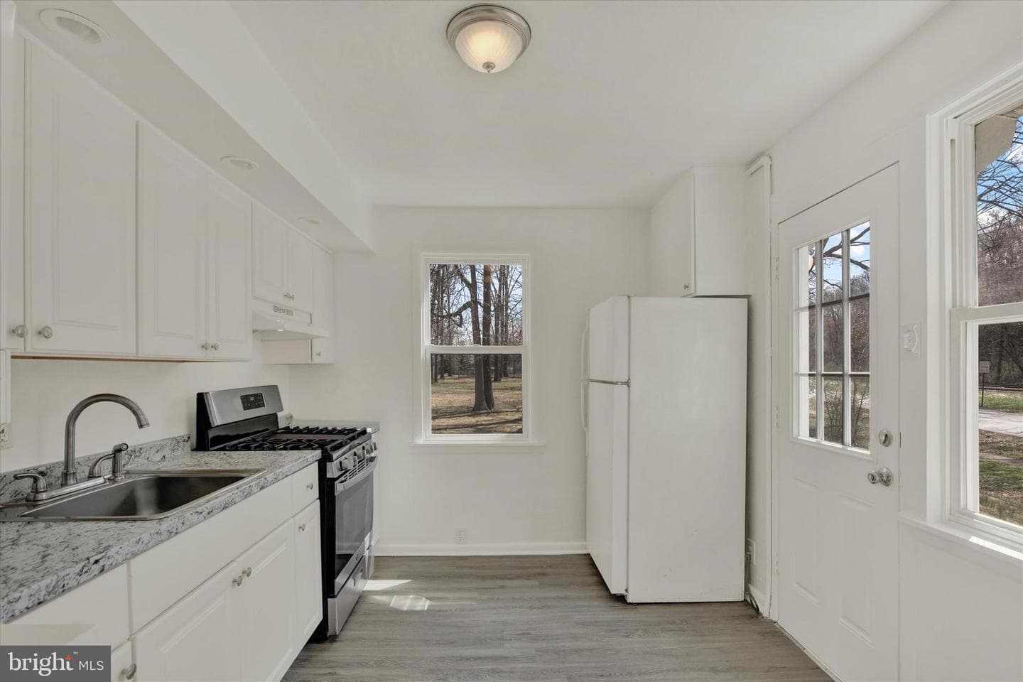 78 Swan Street photo 5