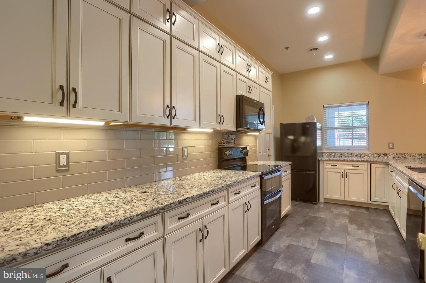 1405 Bonnett Place #171 photo 40
