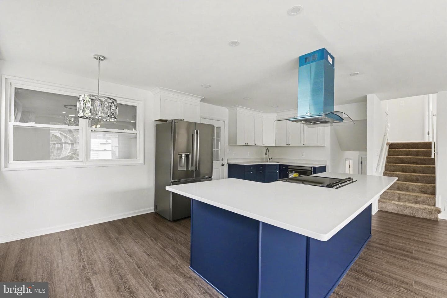 642 Walker Street photo 6