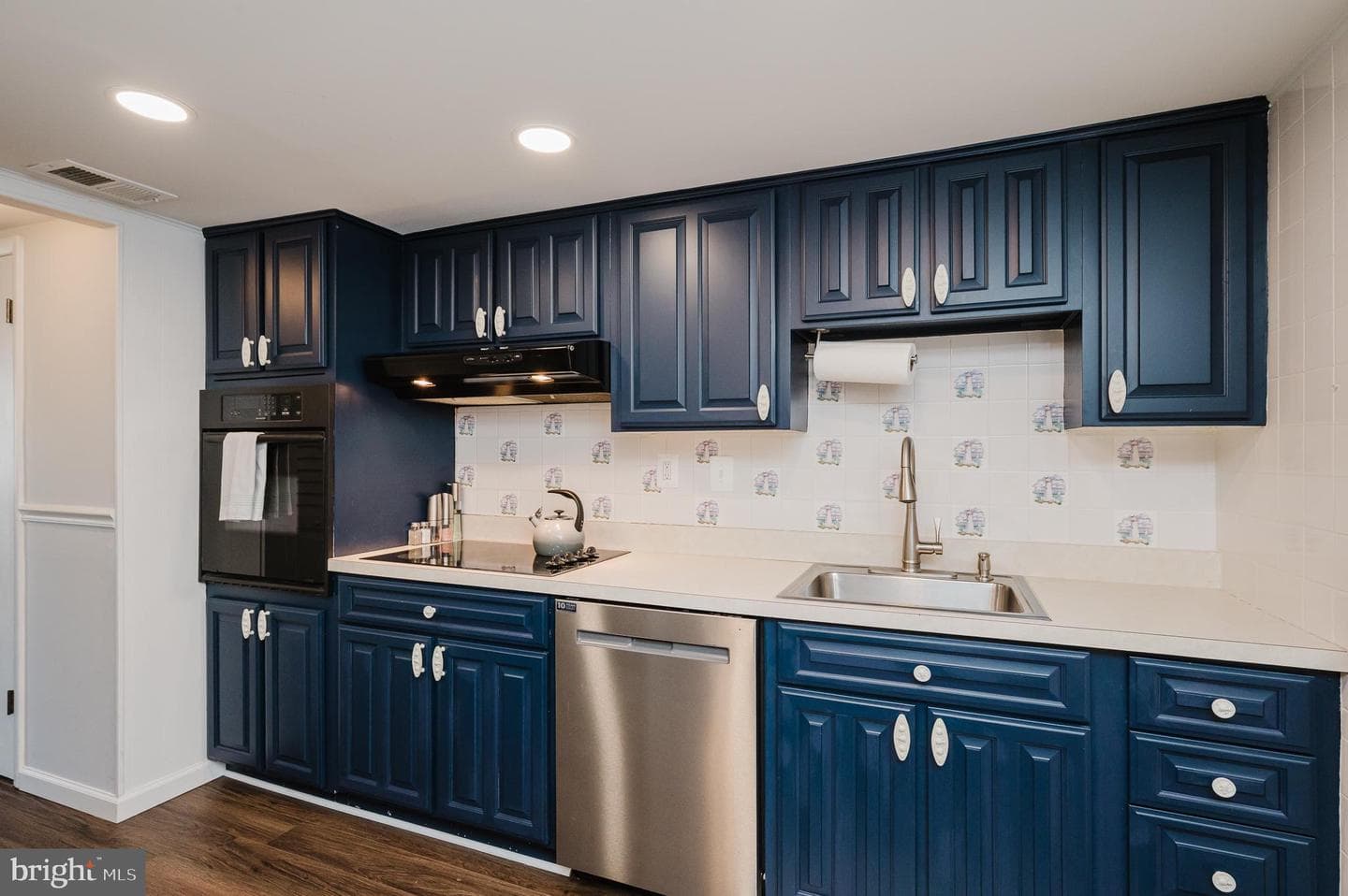 696 Shore Drive photo 14