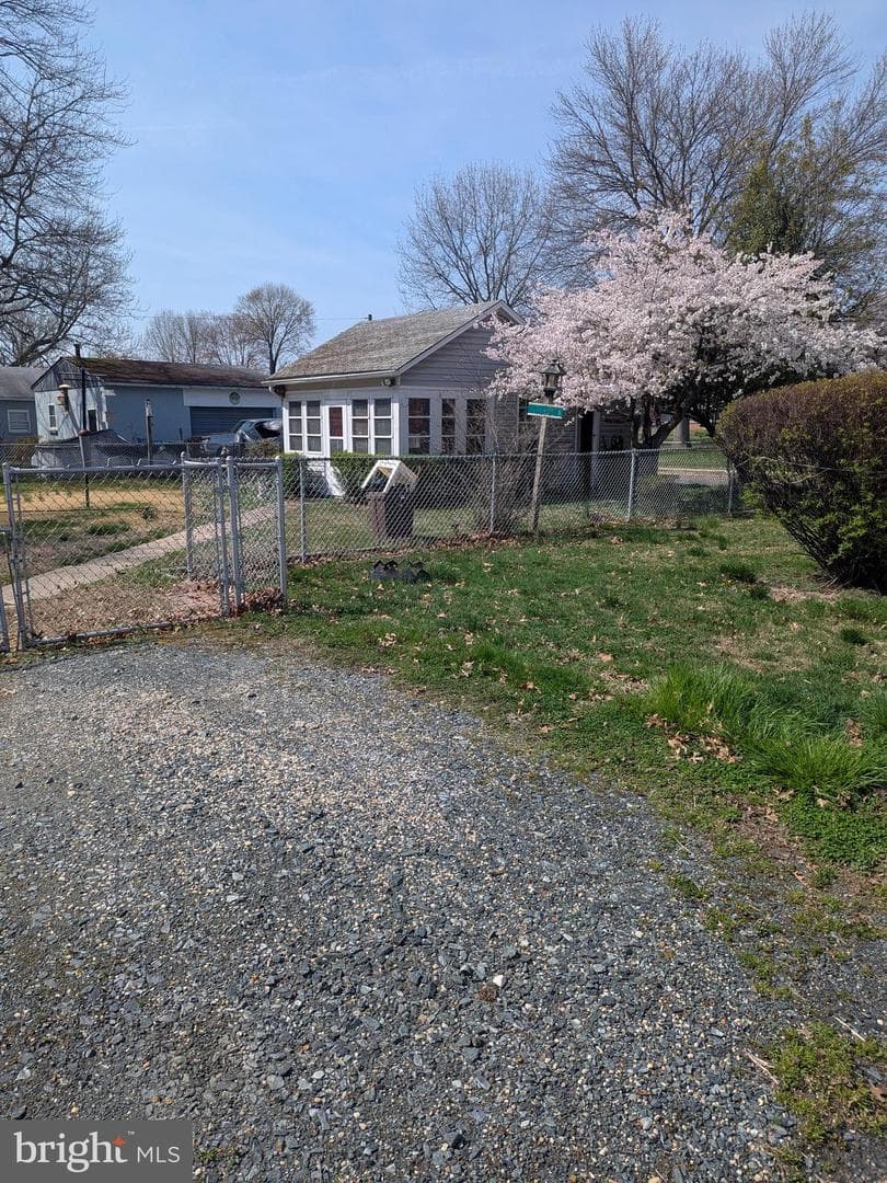 801 Lafayette St photo 27