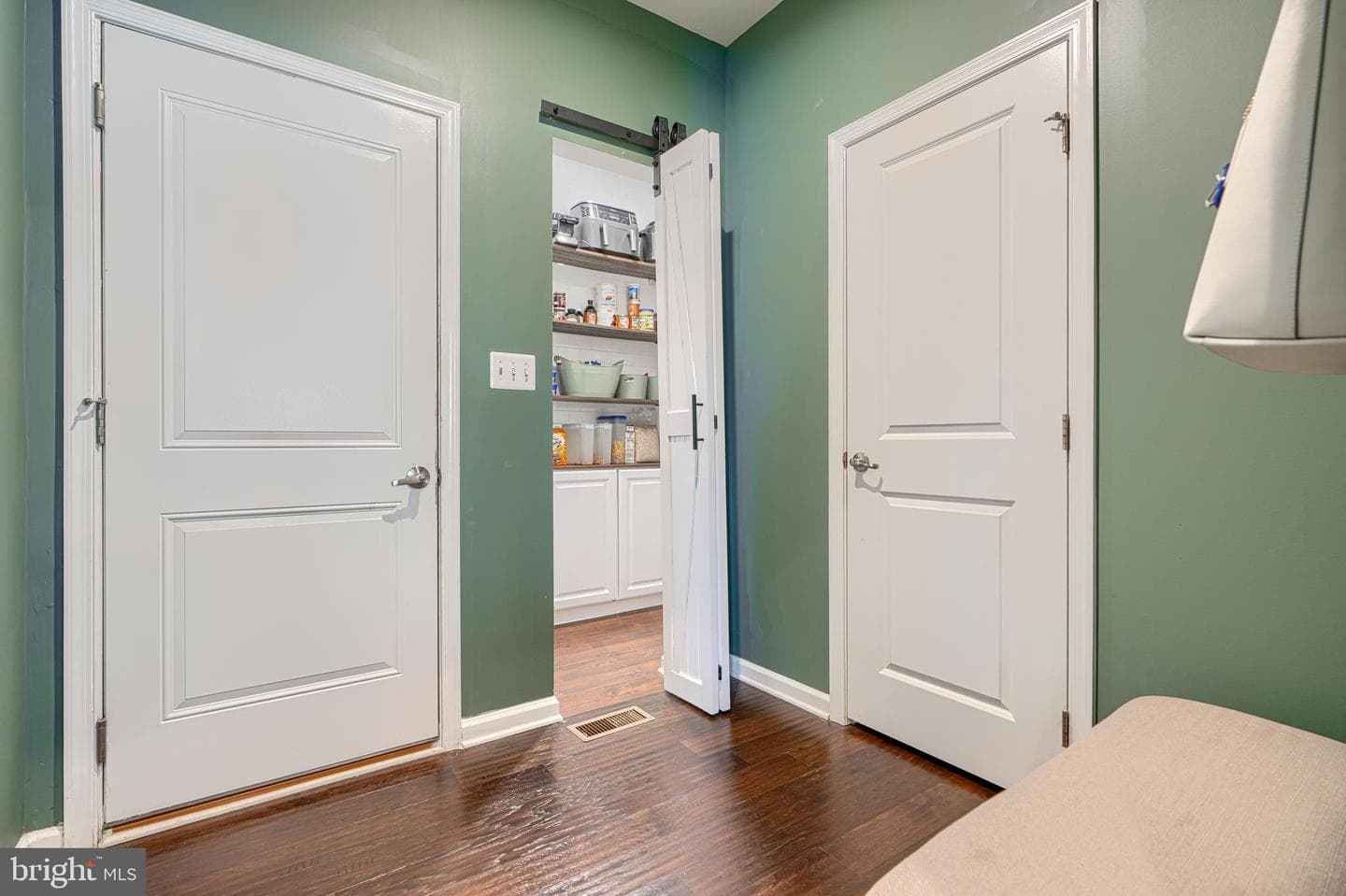 512 Dusk View Drive photo 35