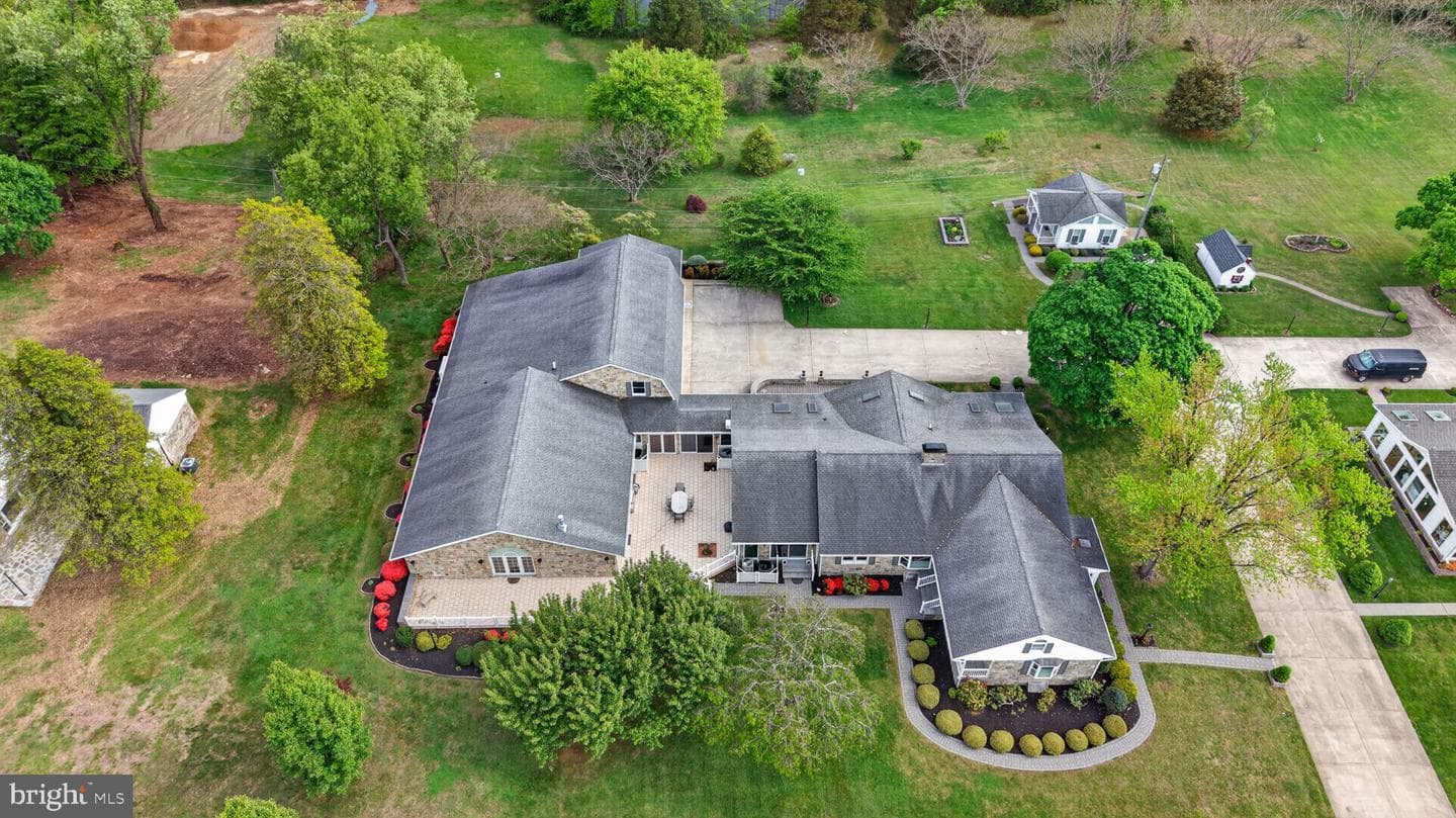 114 Southway Drive photo 67