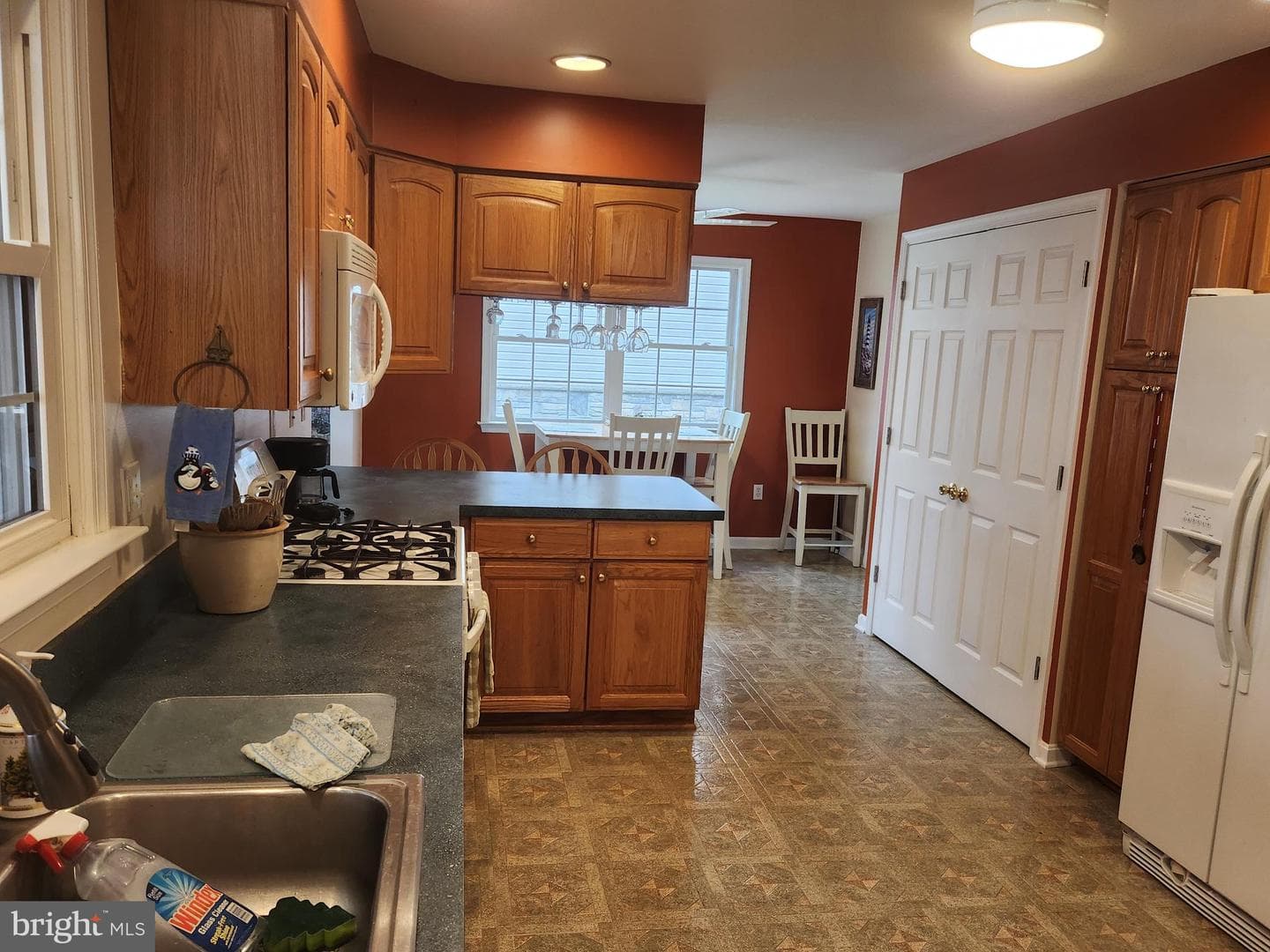 215 Garnett Road photo 24