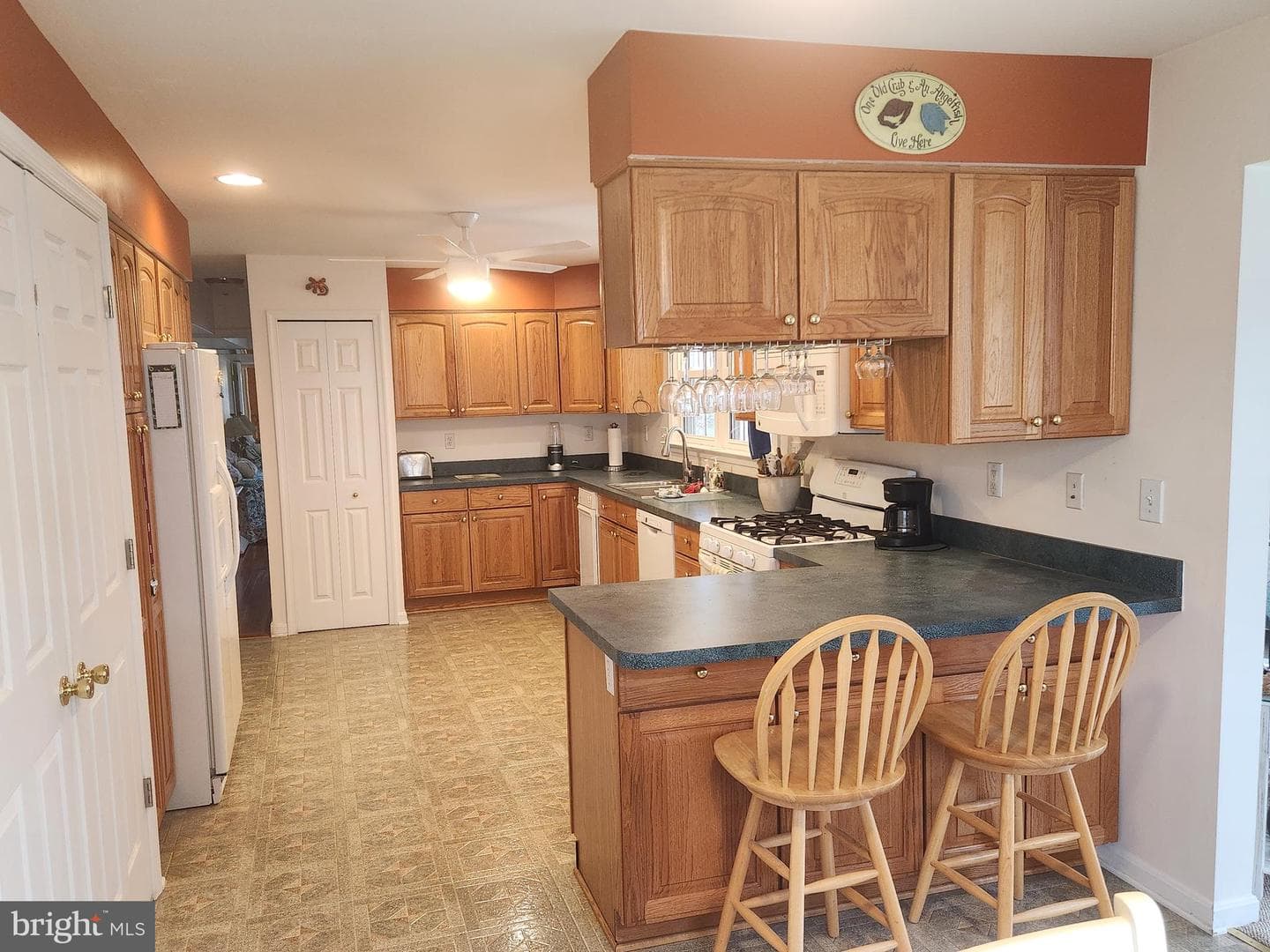 215 Garnett Road photo 28